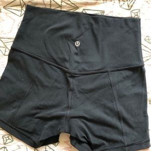Lululemon graphite grey align shorts